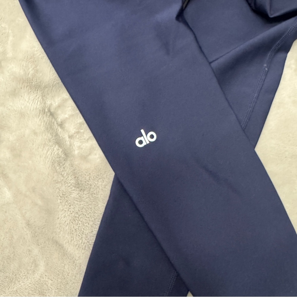 ALO Yoga Navy Leggings - Picture 4 of 4